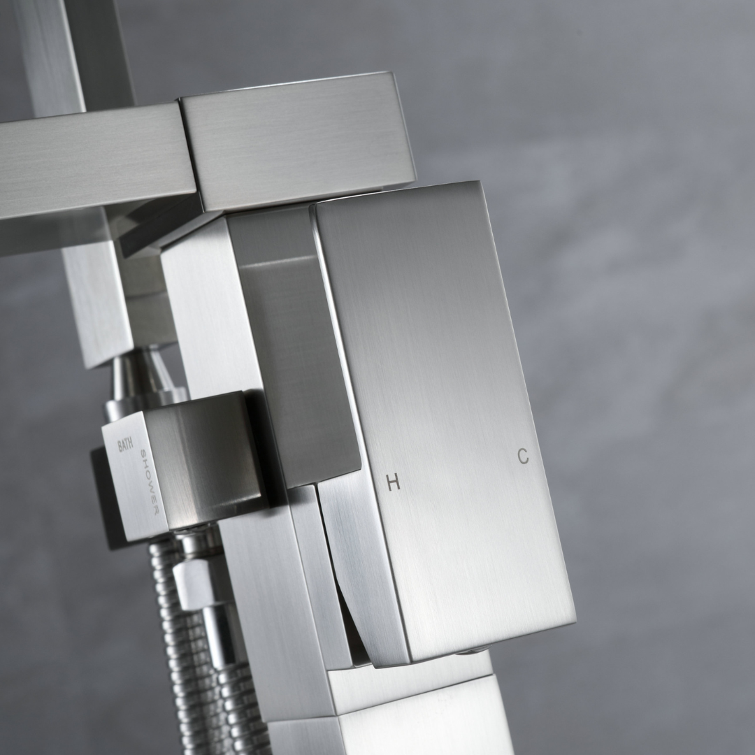 Vrijstaande Badkraan Lisandro – Watervaluitloop – Brushed nickel