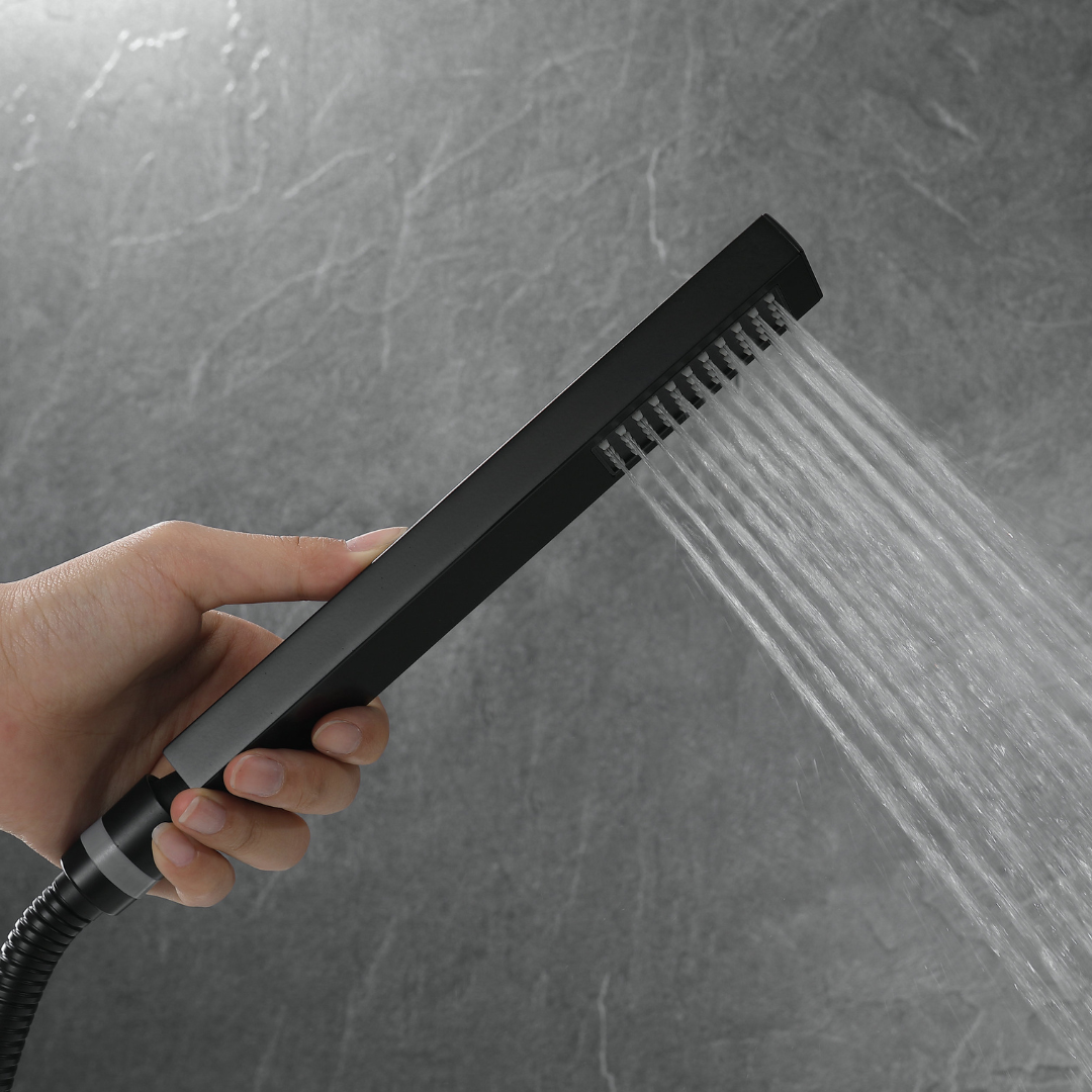 Vrijstaande Badkraan Lisandro – Watervaluitloop – Matte black