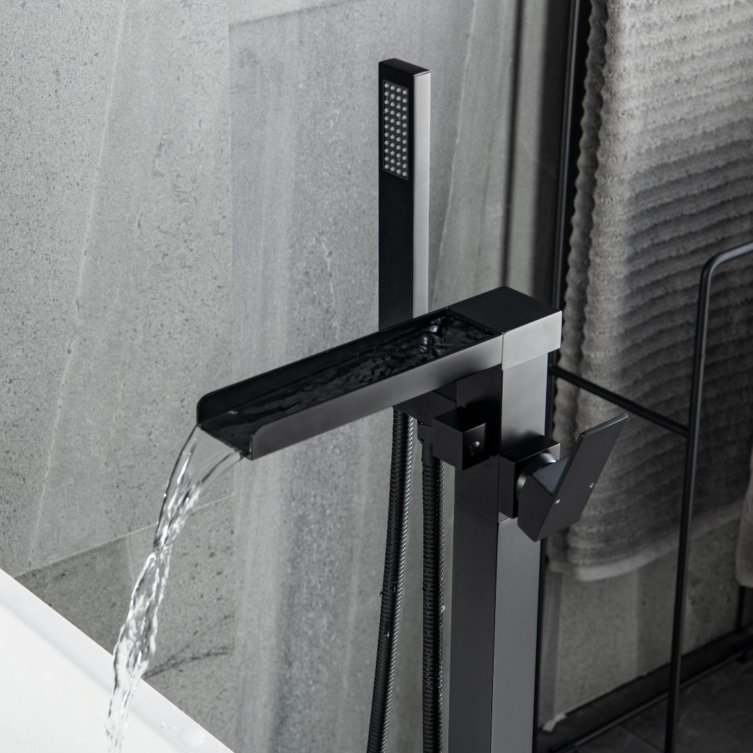 Vrijstaande Badkraan Lisandro – Watervaluitloop – Matte black