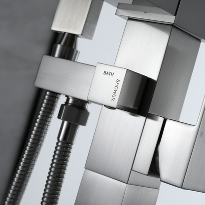Vrijstaande Badkraan Lisandro – Watervaluitloop – Brushed nickel