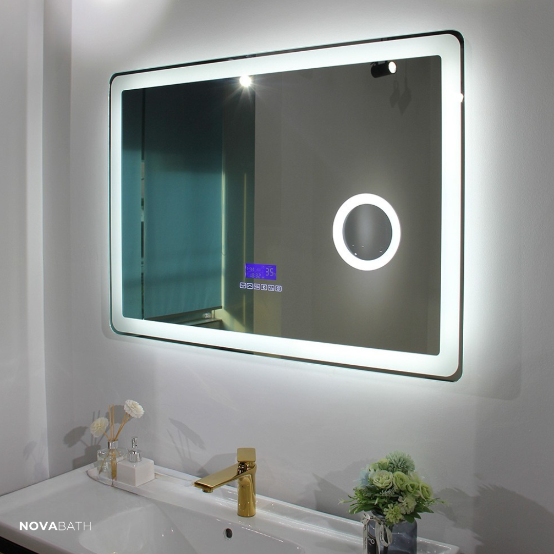 Maatwerk LED Badkamerspiegel Lori – Bluetooth & Speakers – Digitale klok – Vergrotingsspiegel – Anti-condens verwarming