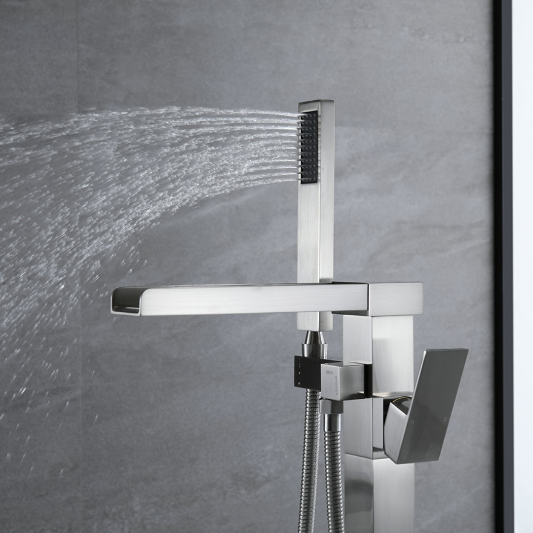 Vrijstaande Badkraan Lisandro – Watervaluitloop – Brushed nickel
