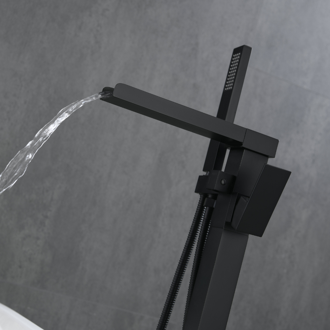 Vrijstaande Badkraan Lisandro – Watervaluitloop – Matte black