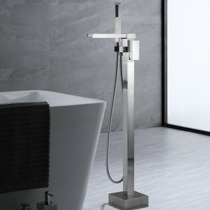 Vrijstaande Badkraan Lisandro – Watervaluitloop – Brushed nickel
