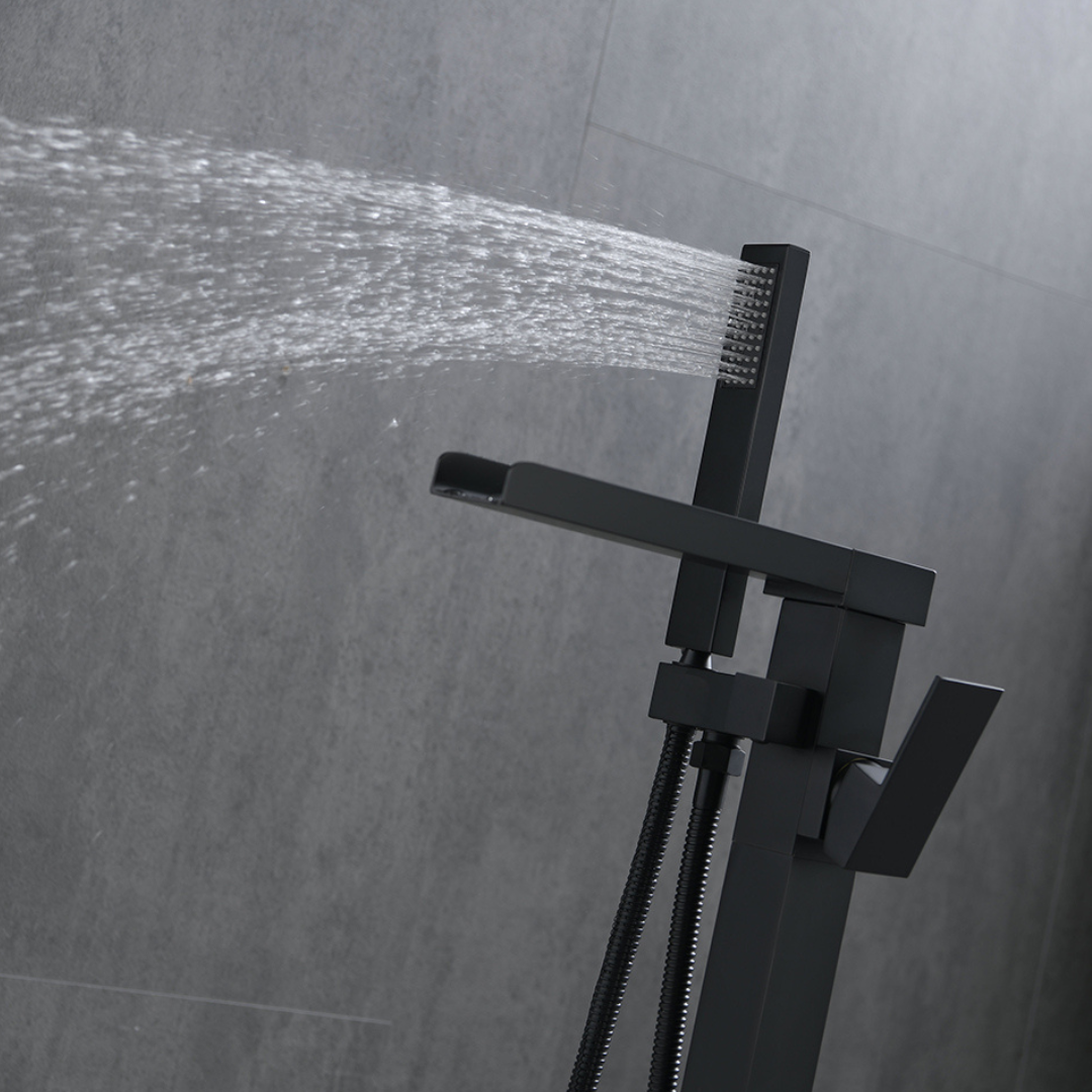 Vrijstaande Badkraan Lisandro – Watervaluitloop – Matte black