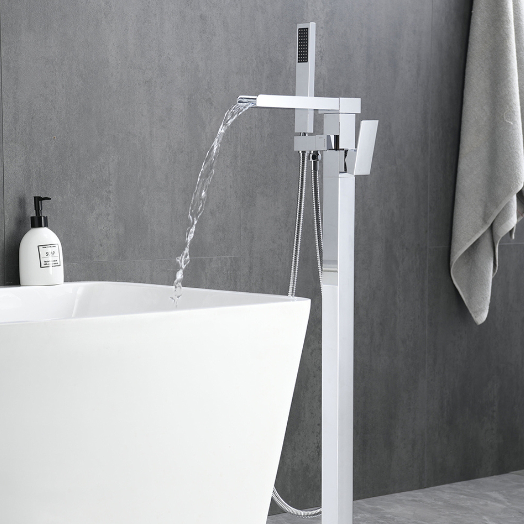 Vrijstaande Badkraan Lisandro – Watervaluitloop – Chrome