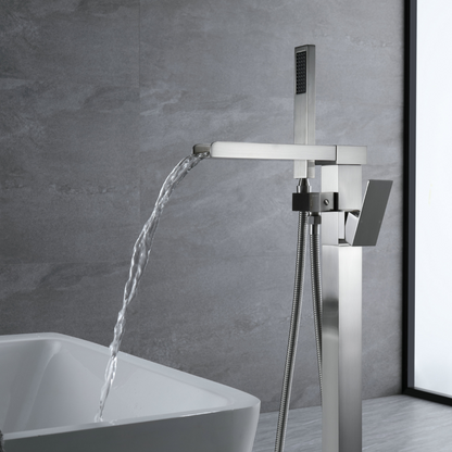 Vrijstaande Badkraan Lisandro – Watervaluitloop – Brushed nickel